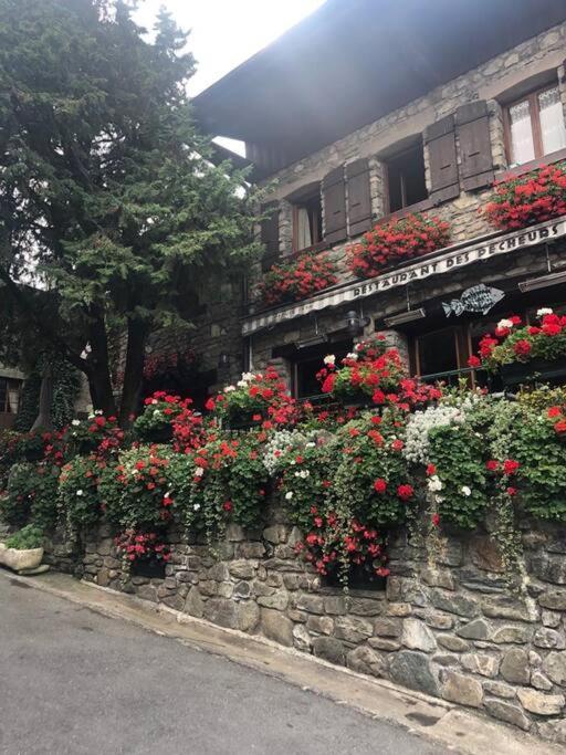 Appartement Vue Sur Le Golf Et Le Lac Leman Publier Luaran gambar